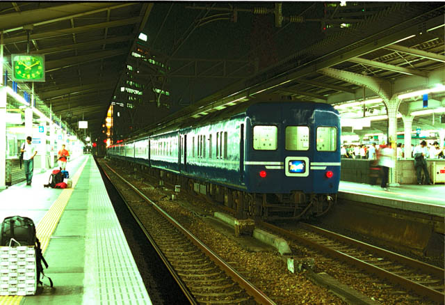 後年、就活や出張で何度か乗車した24系「銀河」 ~大阪駅・2001年7月~