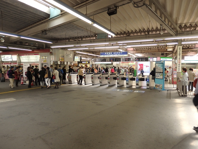 JR大阪環状線と近鉄の間は、構内改札を通って乗り換えることができる ～2015年4月～