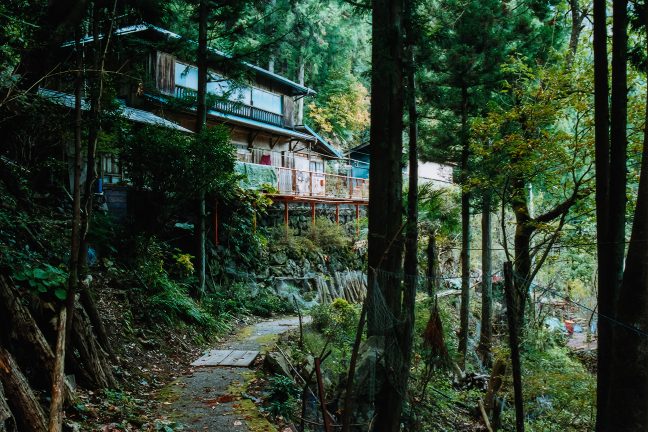 小和田駅付近にたった1軒残っていた現住民家