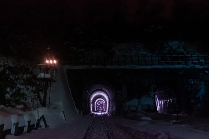 函館方の幌内トンネルを間近に眺める