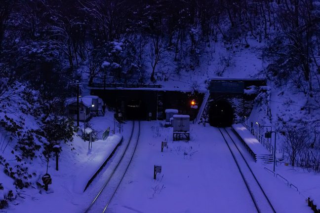 明けゆく小幌駅の表情は刻一刻と変わっていく