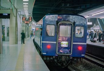 JR東海道本線・新大阪駅・夜行急行「ちくま」（大阪府：1996年12月）
