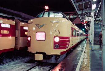 JR奥羽本線・新庄駅・特急「こまくさ」（山形県：1997年2月）