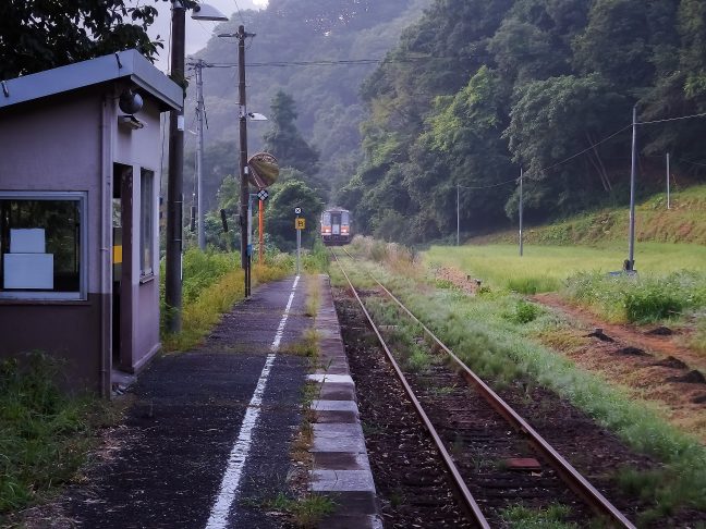 JR芸備線・内名駅(広島県:2015年8月)