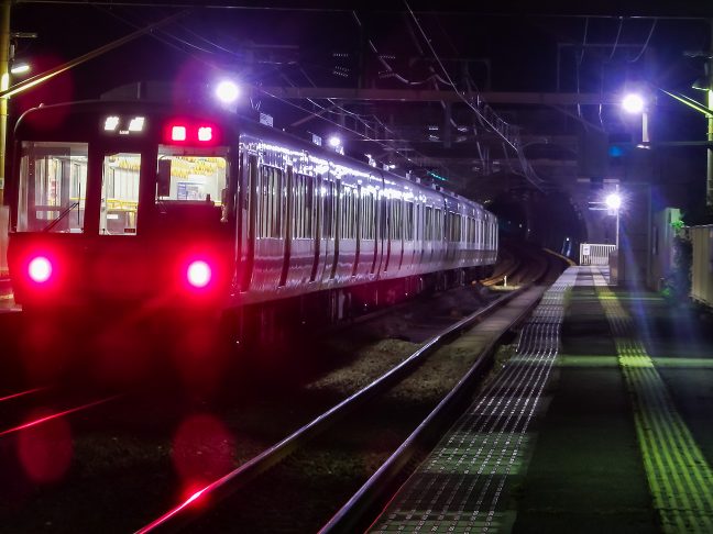 21時過ぎの園部行き普通列車からは誰も降りてこなかった