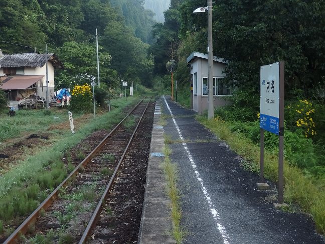 芸備線は速度制限区間が多く内名駅周辺も時速25kmの制限区間になっている