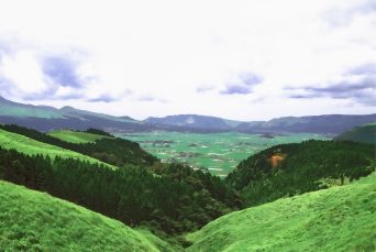 阿蘇外輪山（熊本県：1998年6月）