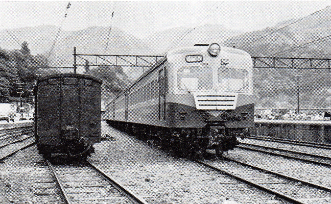 引用図：静岡から乗入れた80系「奥大井号」「鉄道ピクトリアル436号・1984年」