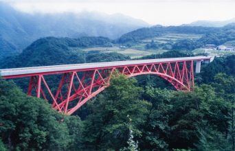 JR木次線・出雲坂根～三井野原間（島根県：2000年8月）