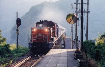 JR山陰本線・余部駅（兵庫県：2000年8月）