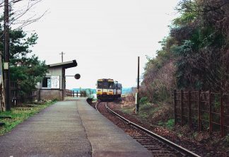 のと鉄道能登線・波並駅(石川県：2001年3月）