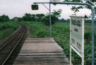 JR宗谷本線・上雄信内駅（廃駅）（北海道：2001年6月）