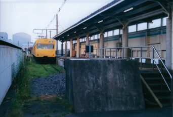 JR鶴見線・海芝浦駅（神奈川県：2001年7月）
