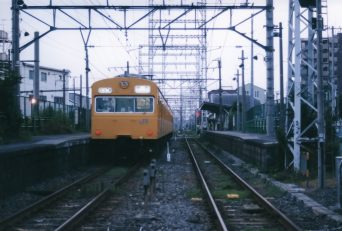 JR鶴見線・武蔵白石駅（神奈川県：2001年7月）