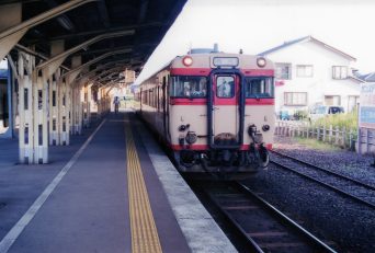 JR氷見線・氷見駅（富山県：2001年8月）
