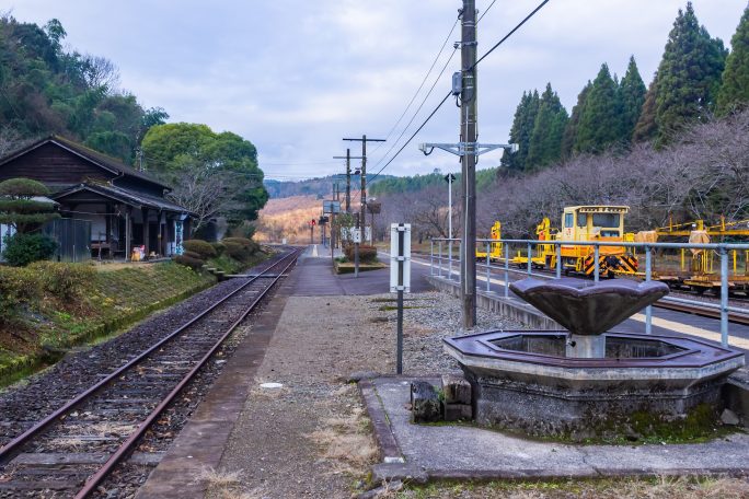 JR肥薩線・大畑駅(熊本県：2016年12月)