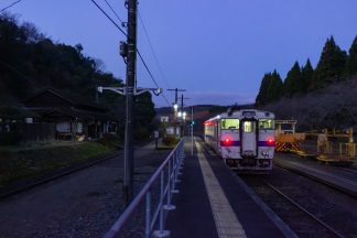 JR肥薩線・大畑駅(熊本県：2017年1月)