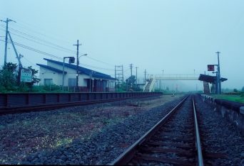 JR根室本線・尺別駅（北海道：2001年8月）