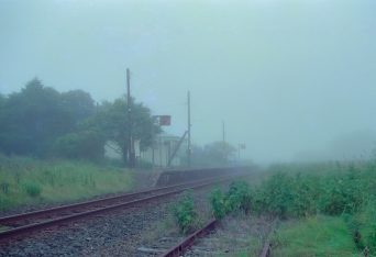 JR根室本線・初田牛駅（北海道：2001年8月）