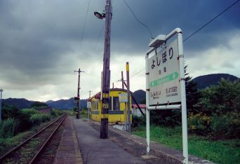 JR江差線・吉堀駅（北海道：2001年8月）