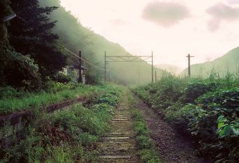 JR奥羽本線・赤岩駅（福島県：2001年8月）