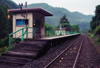 JR山田線・浅岸駅（岩手県：2001年8月）