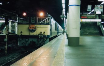 JR東北本線・上野駅・寝台特急「北陸」（東京都：2001年10月）