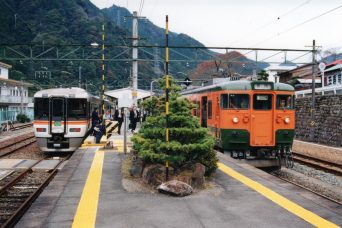 JR飯田線・中部天竜駅（静岡県：2001年11月）