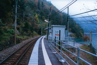 JR飯田線・為栗駅（長野県：2001年11月）