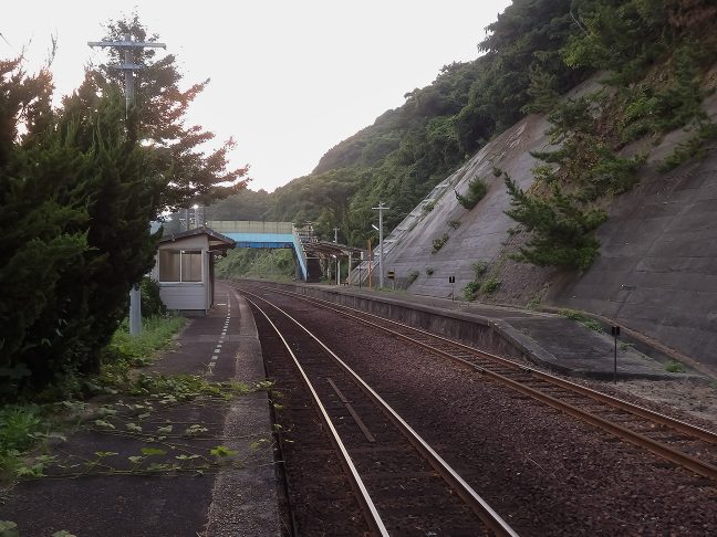 6時過ぎになってすっかり明けた宇田郷駅に戻ってきた