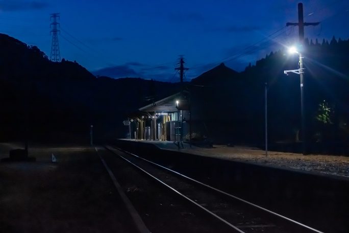 JR肥薩線・矢岳駅（熊本県：2016年12月）