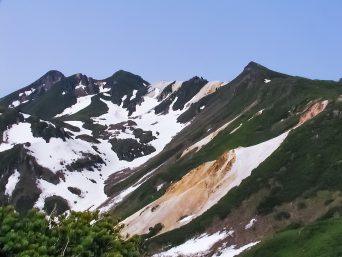 知床山系・南岳付近（北海道：2003年6月）