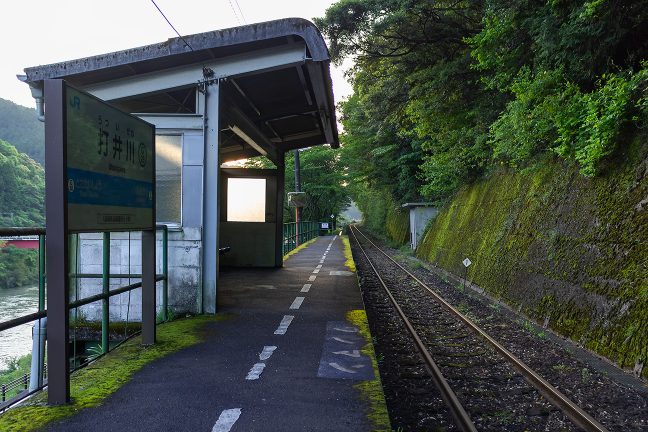 緑が心地よい打井川駅
