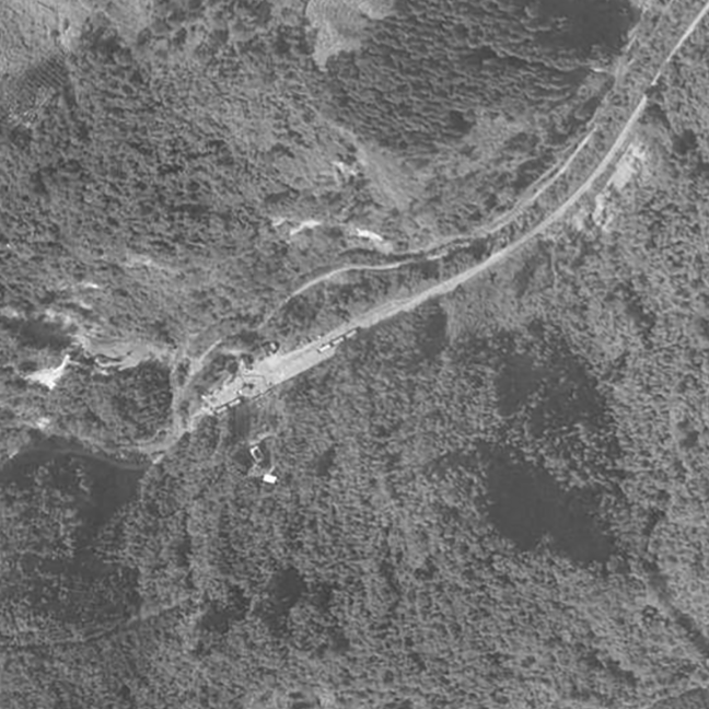 旧版空撮画像：万田野砂利山拡大（1961年10月17日撮影）