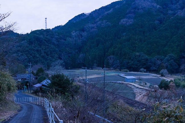 伊勢鎌倉駅を俯瞰する