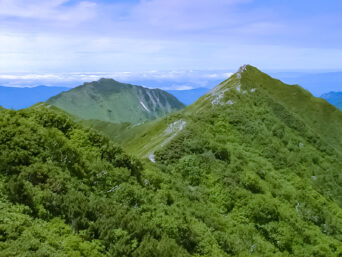 日高山脈・1967峰付近（北海道：2003年7月）