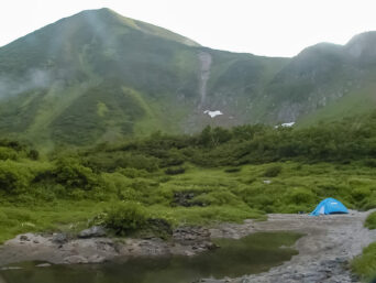 日高山脈・七ツ沼（北海道：2003年7月）