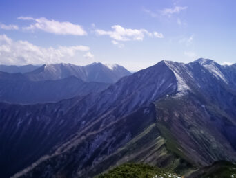 日高山脈・コイカクシュサツナイ岳から望む南日高（北海道：2003年10月）