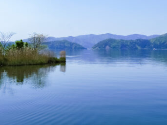 若狭・三方五湖・菅湖（福井県：2007年4月）