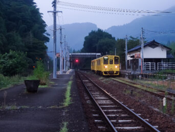 JR久大本線・夜明駅（大分県：2015年8月）