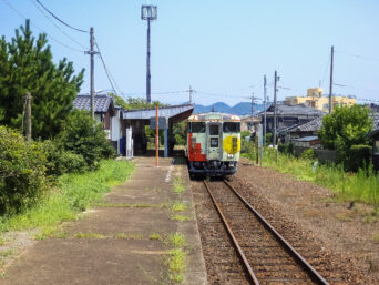 JR山陰本線・仙崎駅（山口県：2015年8月）