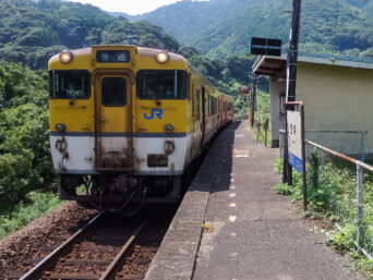 JR山陰本線・飯井駅（山口県：2015年8月）