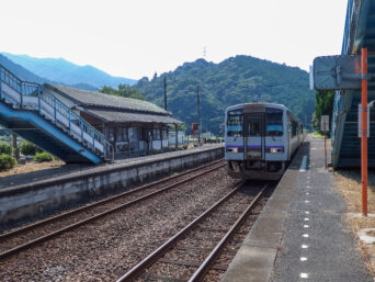 JR美祢線・渋木駅（山口県：2015年8月）