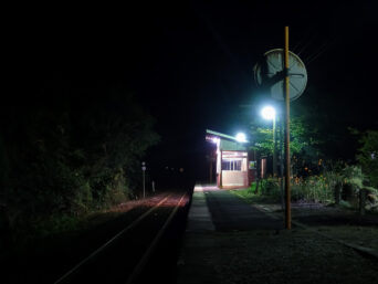 JR因美線・知和駅（岡山県：2015年9月）