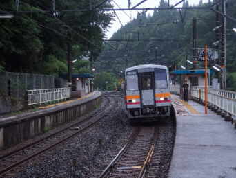 JR伯備線・新郷（岡山県：2015年9月）