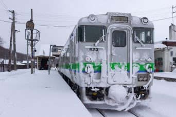 JR函館本線・蘭越駅（北海道：2016年1月）
