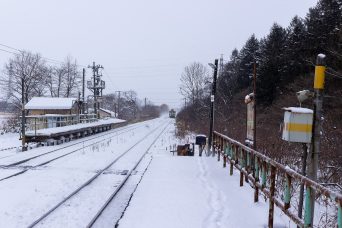 JR函館本線・鷲ノ巣駅（北海道：2016年1月）