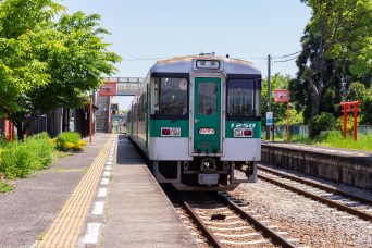JR高徳線・坂東駅（徳島県：2016年4月）