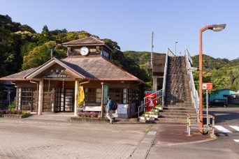 阿佐海岸鉄道・甲浦駅（徳島県：2016年4月）