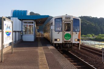 阿佐海岸鉄道・宍喰駅（徳島県：2016年4月）